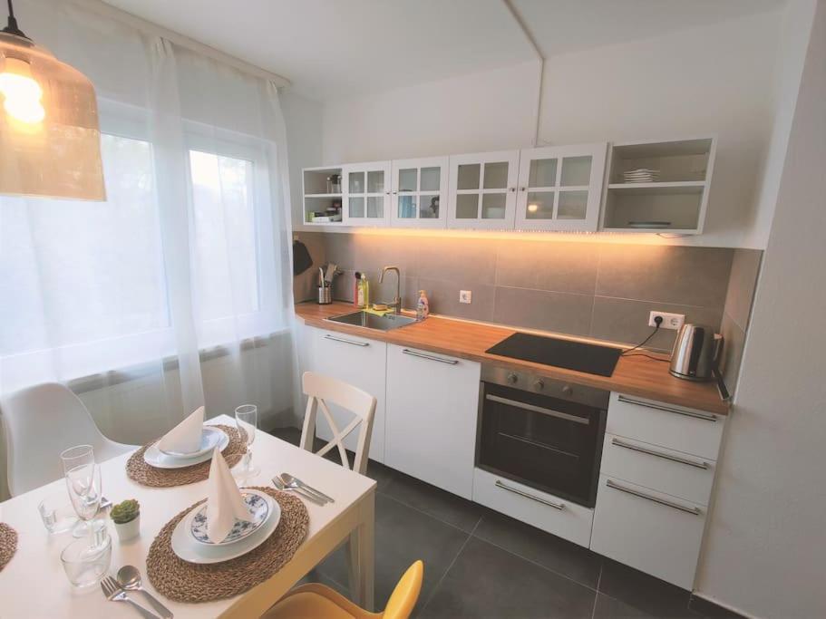 2 Schoene Apartments Naehe Hauptbahnhof Karlsruhe Luaran gambar